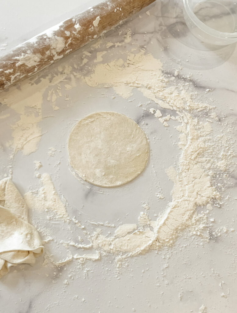 how to make homemade buttery tortillas round