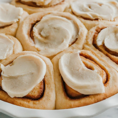 Mascarpone frosting recipe on cinnamon rolls