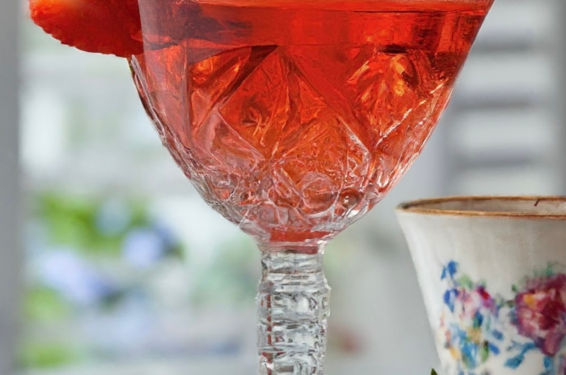 Raspberry Leaf Tea Recipe: Summer Strawberry Mocktail