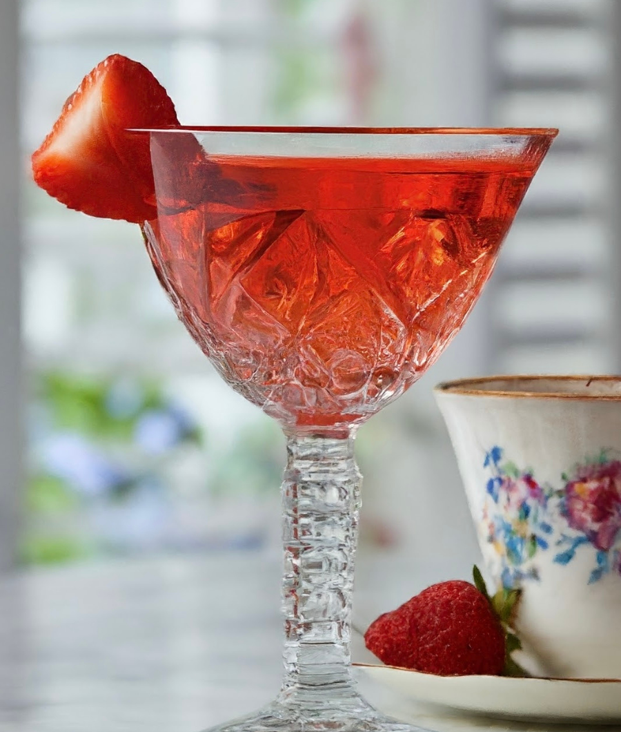 Raspberry Leaf Tea Recipe: Summer Strawberry Mocktail